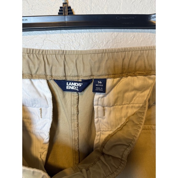 Lands' End Women's Khaki Mid Rise Elastic Waist Crop Pants Size 14 - Picture 3 of 3